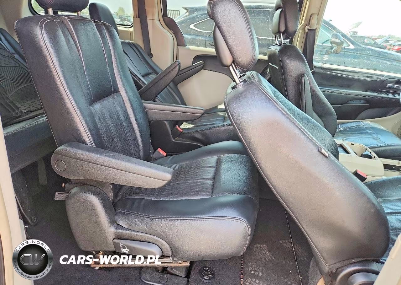 2012 Chrysler Town & Country Touring VIN:2C4RC1BG1CR312563 - 11