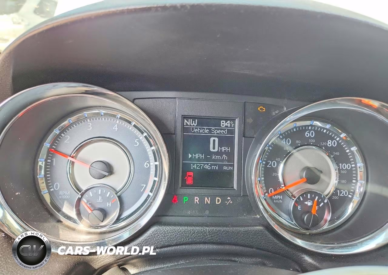 2012 Chrysler Town & Country Touring VIN:2C4RC1BG1CR312563 - 9