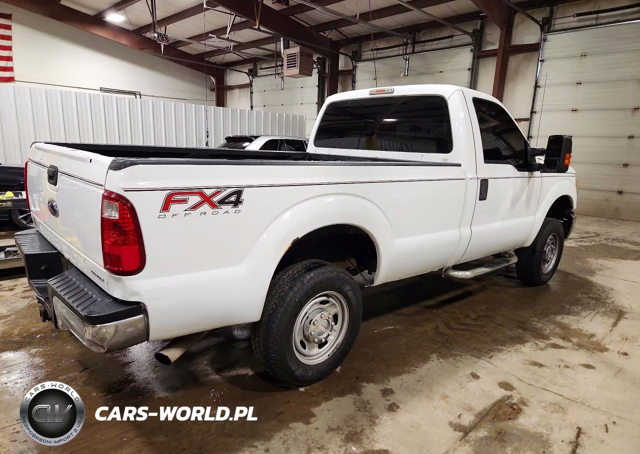 2013 Ford F250 Super Duty VIN:1FTBF2B64DEA44290 - 3