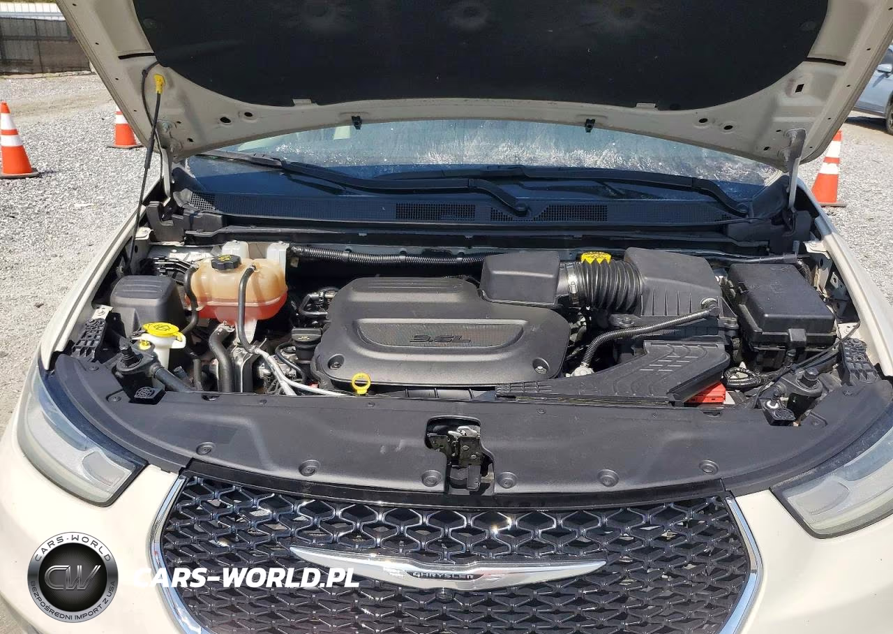 2021 Chrysler Pacifica Touring L VIN:2C4RC1BG1MR547028 - 12