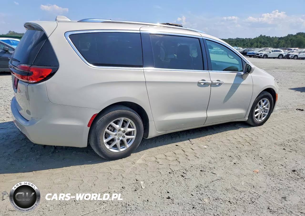 2021 Chrysler Pacifica Touring L VIN:2C4RC1BG1MR547028 - 3