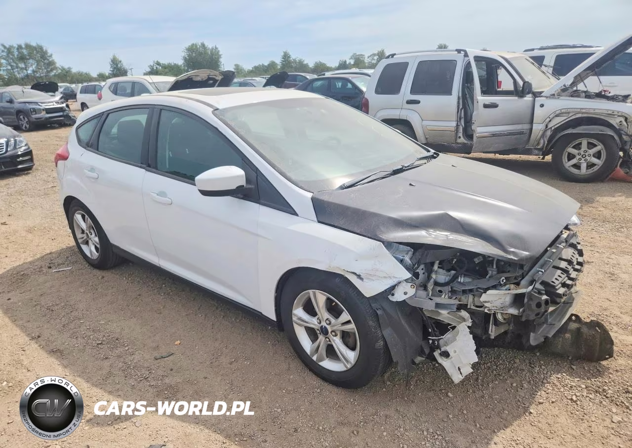 2016 Ford Focus Se VIN:1FADP3K25GL284396 - 4