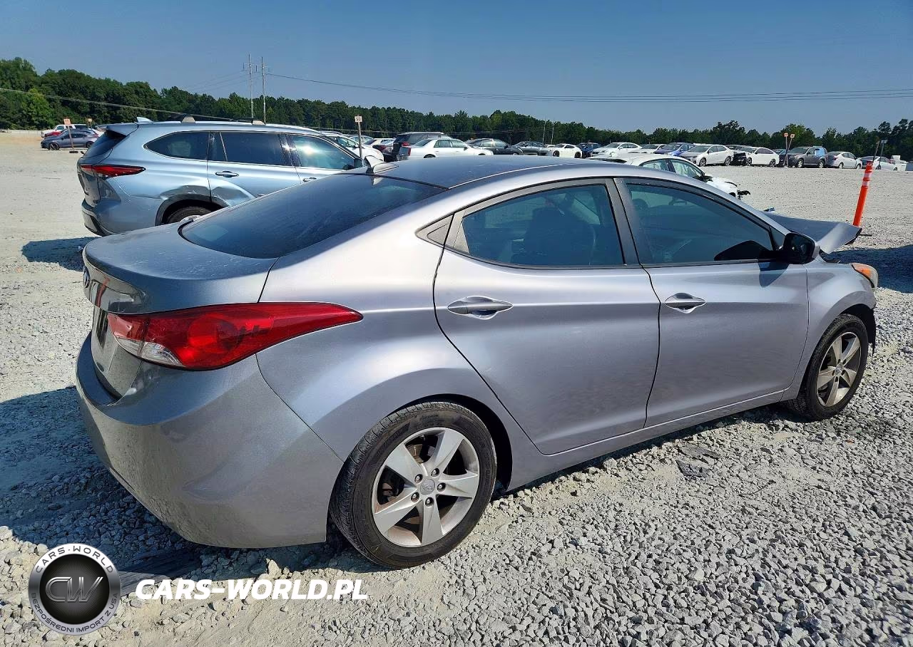 2013 Hyundai Elantra Gls VIN:KMHDH4AE4DU939738 - 3