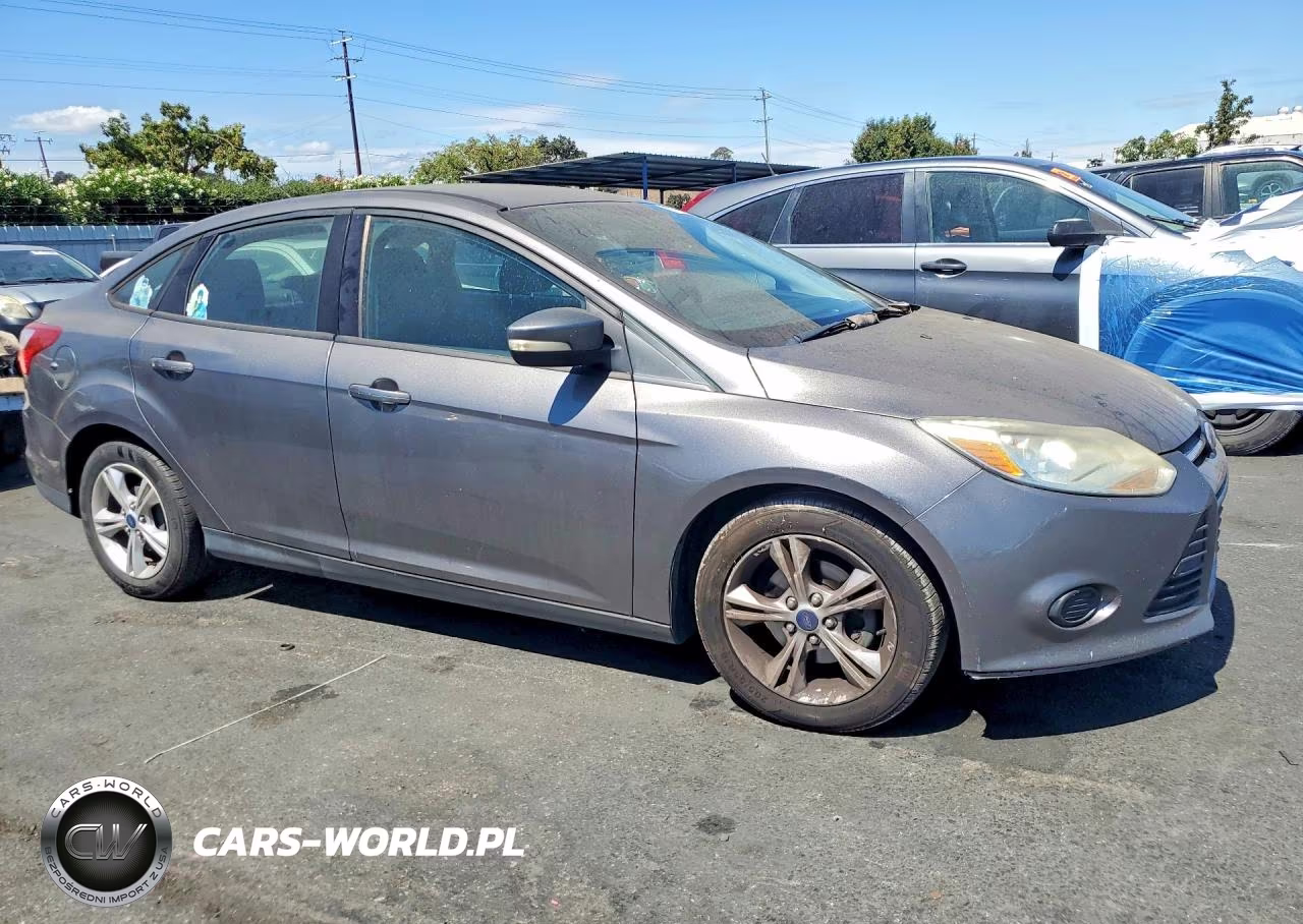2013 Ford Focus Se VIN:1FADP3F26DL153760 - 4