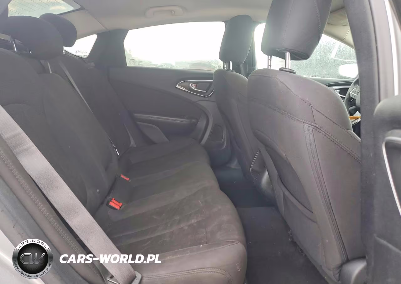 2015 Chrysler 200 Limited VIN:1C3CCCAB2FN541556 - 10