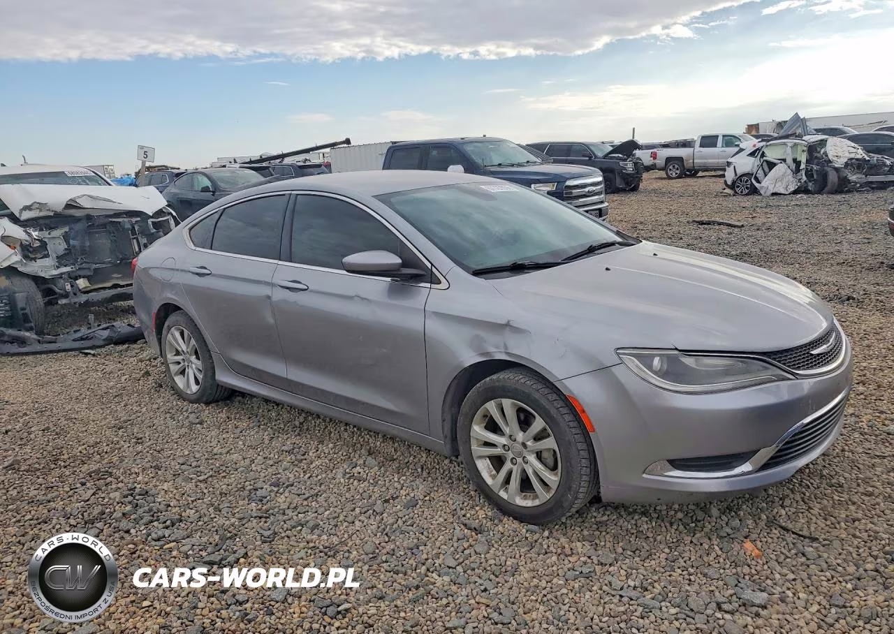 2015 Chrysler 200 Limited VIN:1C3CCCAB2FN541556 - 4