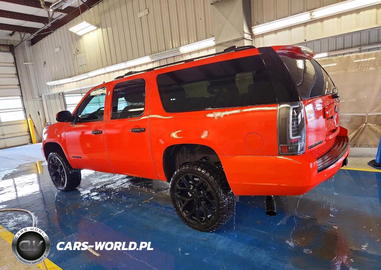 2010 Chevrolet Suburban K1500 Lt VIN:1GNUKJE38AR244696 - 2