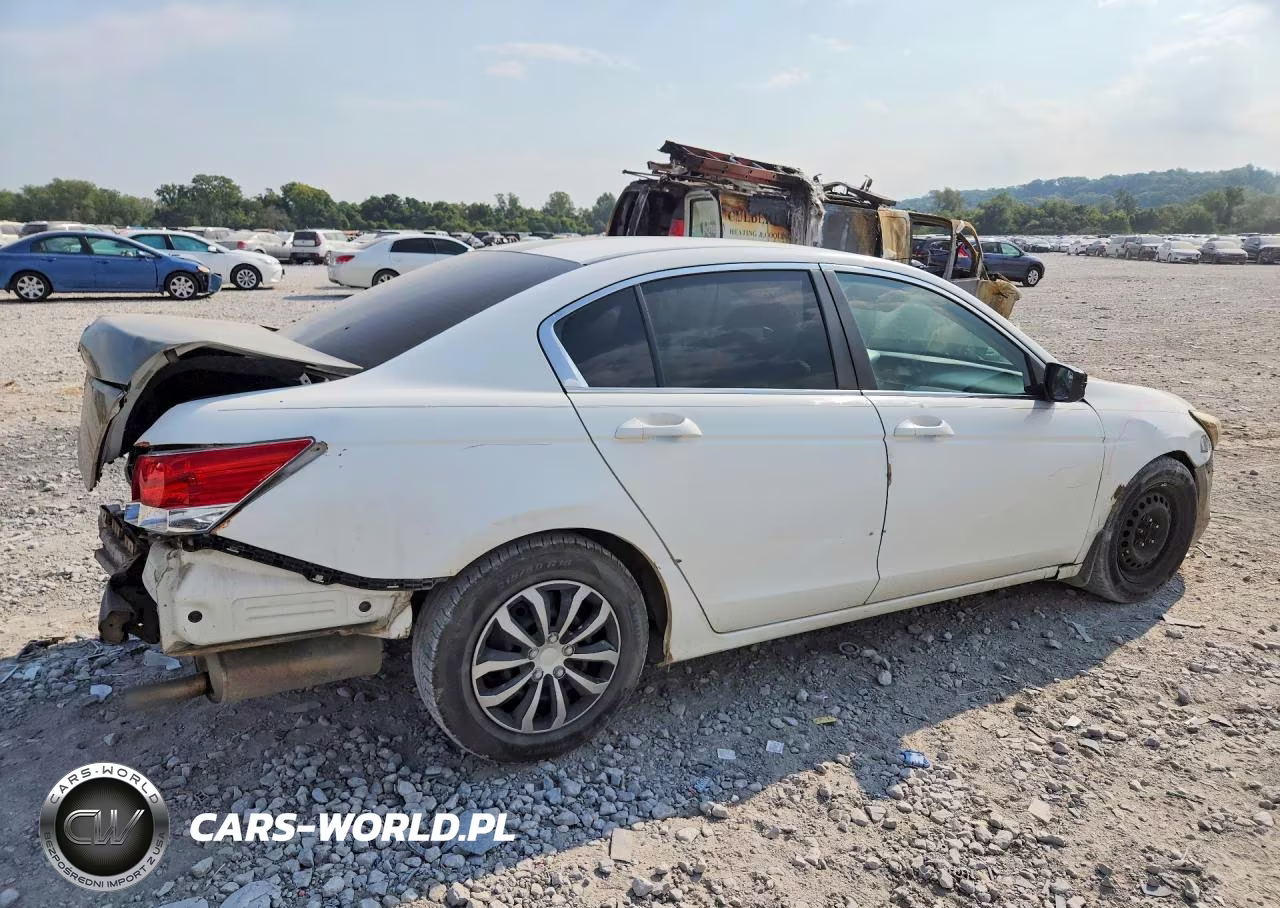 2008 Honda Accord Lx VIN:JHMCP26318C063302 - 3