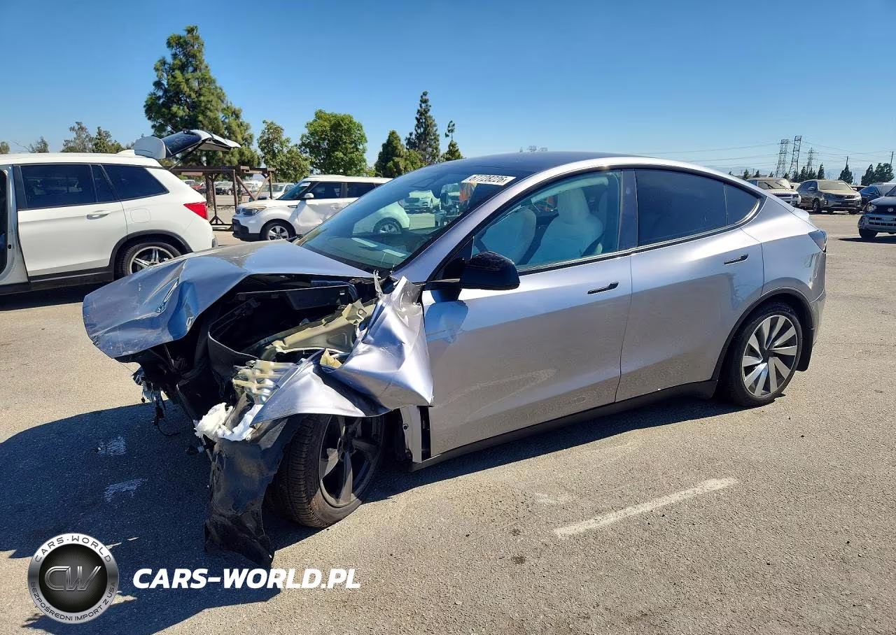 2026 Tesla Model Y VIN:7SAYGDED3TF613997 - 1