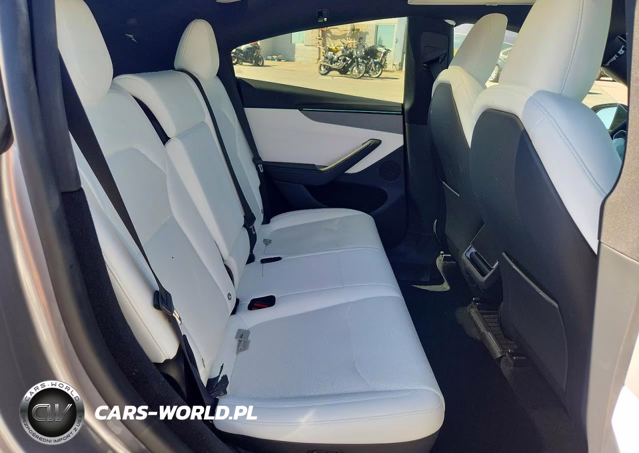 2026 Tesla Model Y VIN:7SAYGDED3TF613997 - 11
