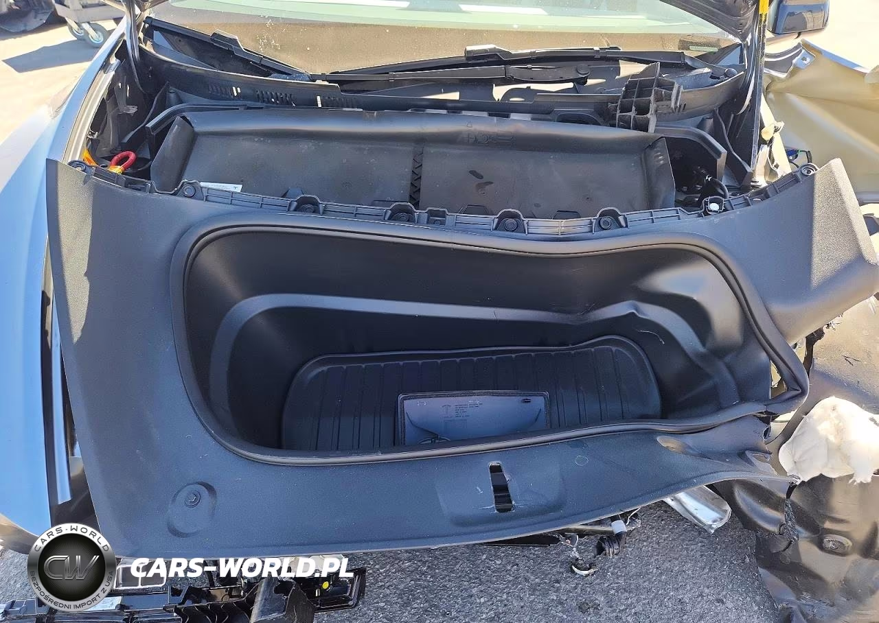 2026 Tesla Model Y VIN:7SAYGDED3TF613997 - 12