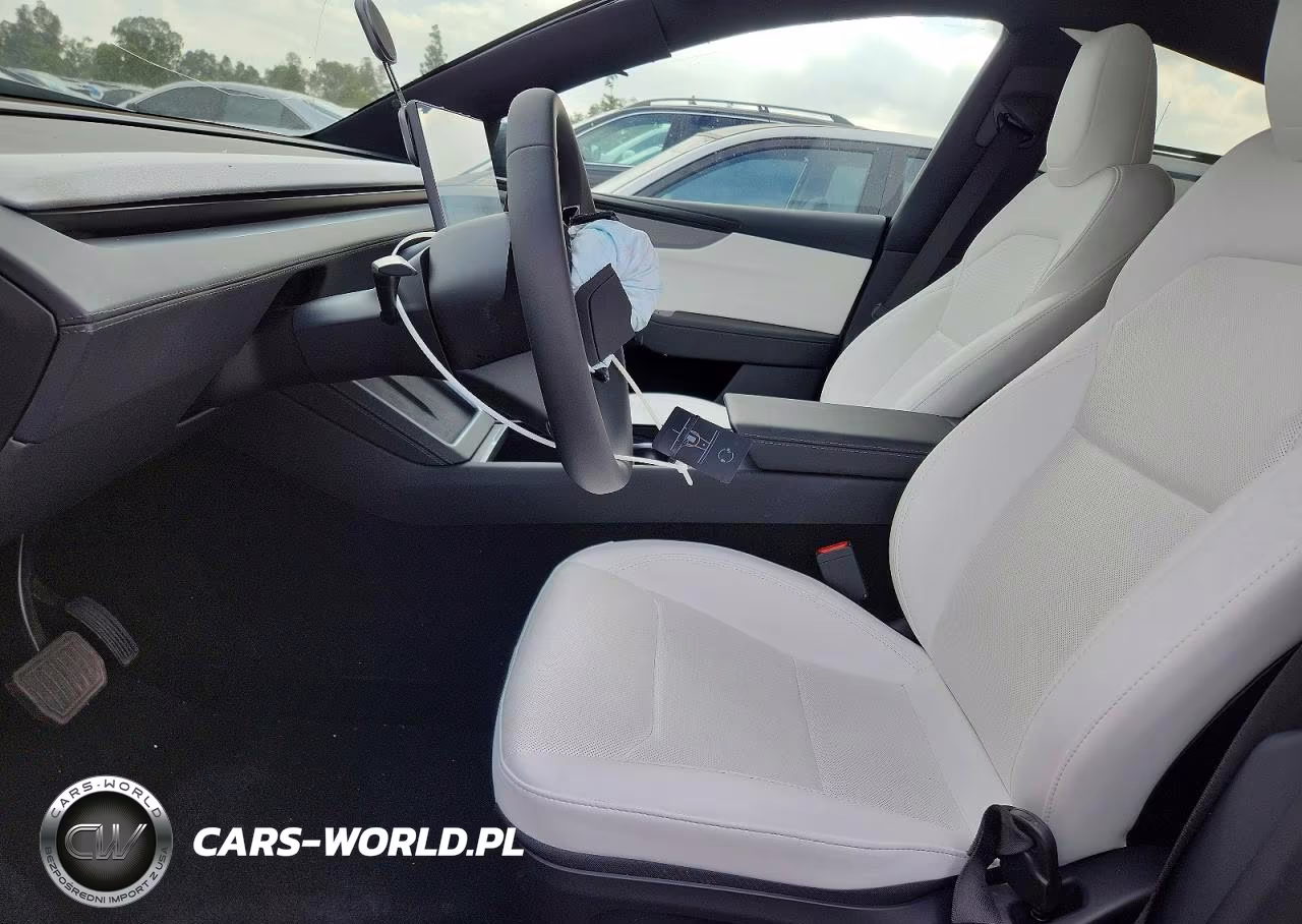 2026 Tesla Model Y VIN:7SAYGDED3TF613997 - 7
