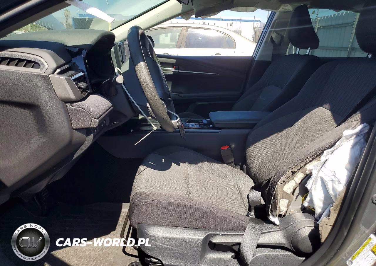 2025 Toyota Camry Le VIN:4T1DAACK6SU136741 - 7