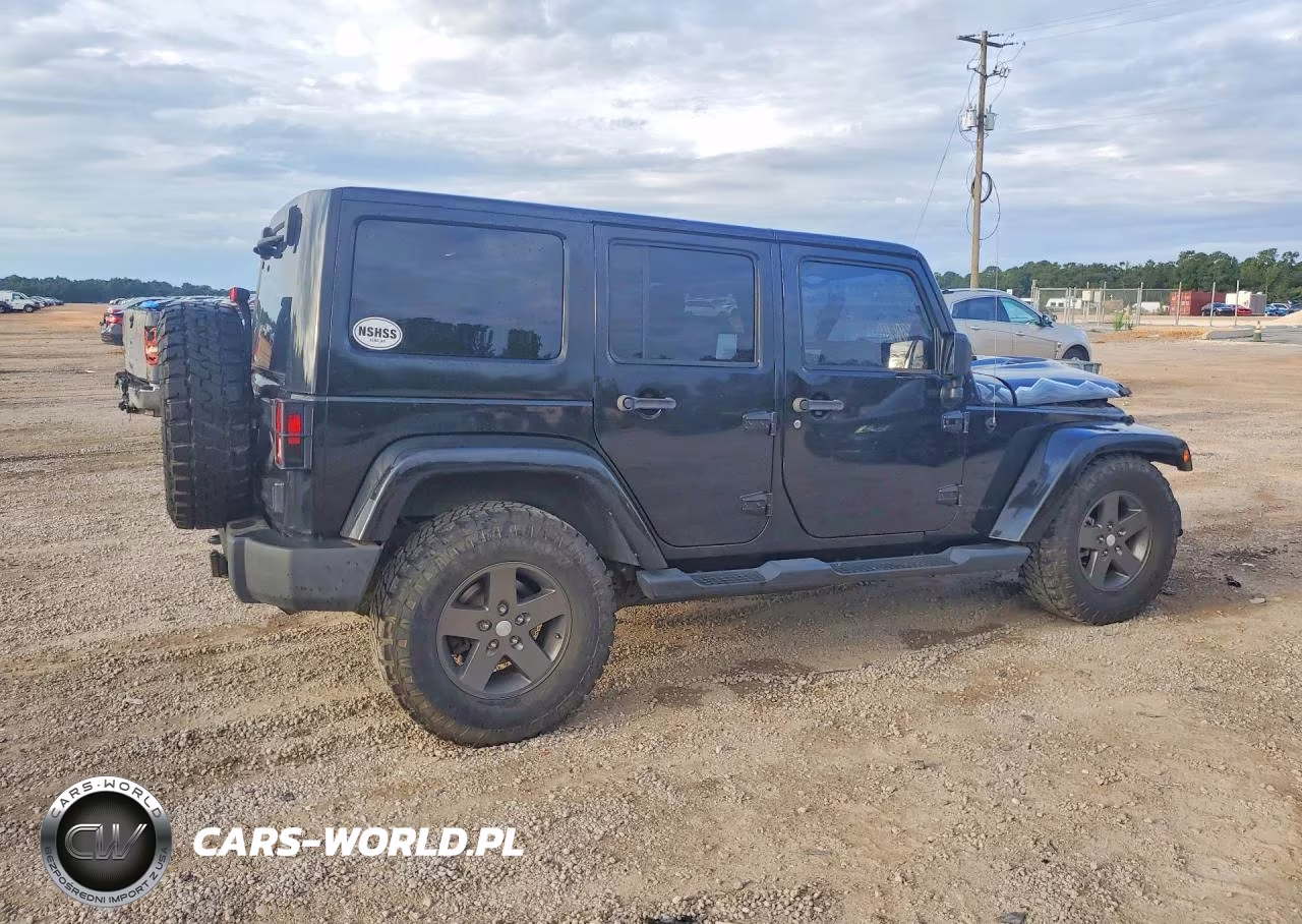 2015 Jeep Wrangler Unlimited Sahara VIN:1C4BJWEG5FL607856 - 3