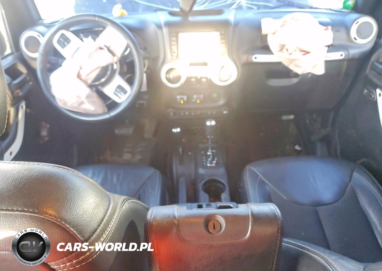 2015 Jeep Wrangler Unlimited Sahara VIN:1C4BJWEG5FL607856 - 8