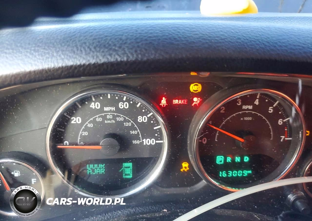 2015 Jeep Wrangler Unlimited Sahara VIN:1C4BJWEG5FL607856 - 9