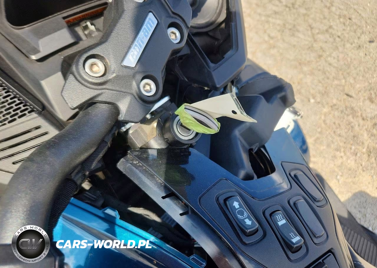2021 Can-Am Spyder Roadster Rt VIN:2BXNBDD27MV003547 - 8