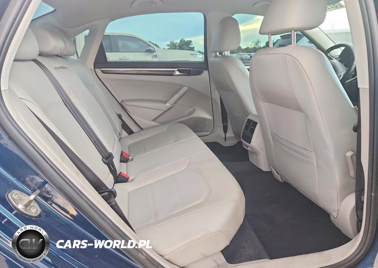 2019 Volkswagen Passat Se R-Line VIN:1VWMA7A35KC007279 - 10