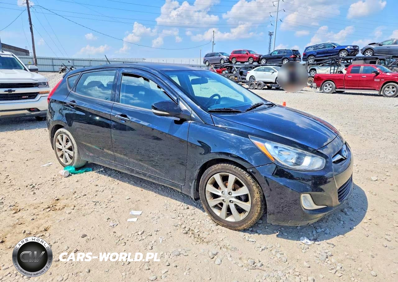 2013 Hyundai Accent Se VIN:KMHCU5AE1DU092030 - 4