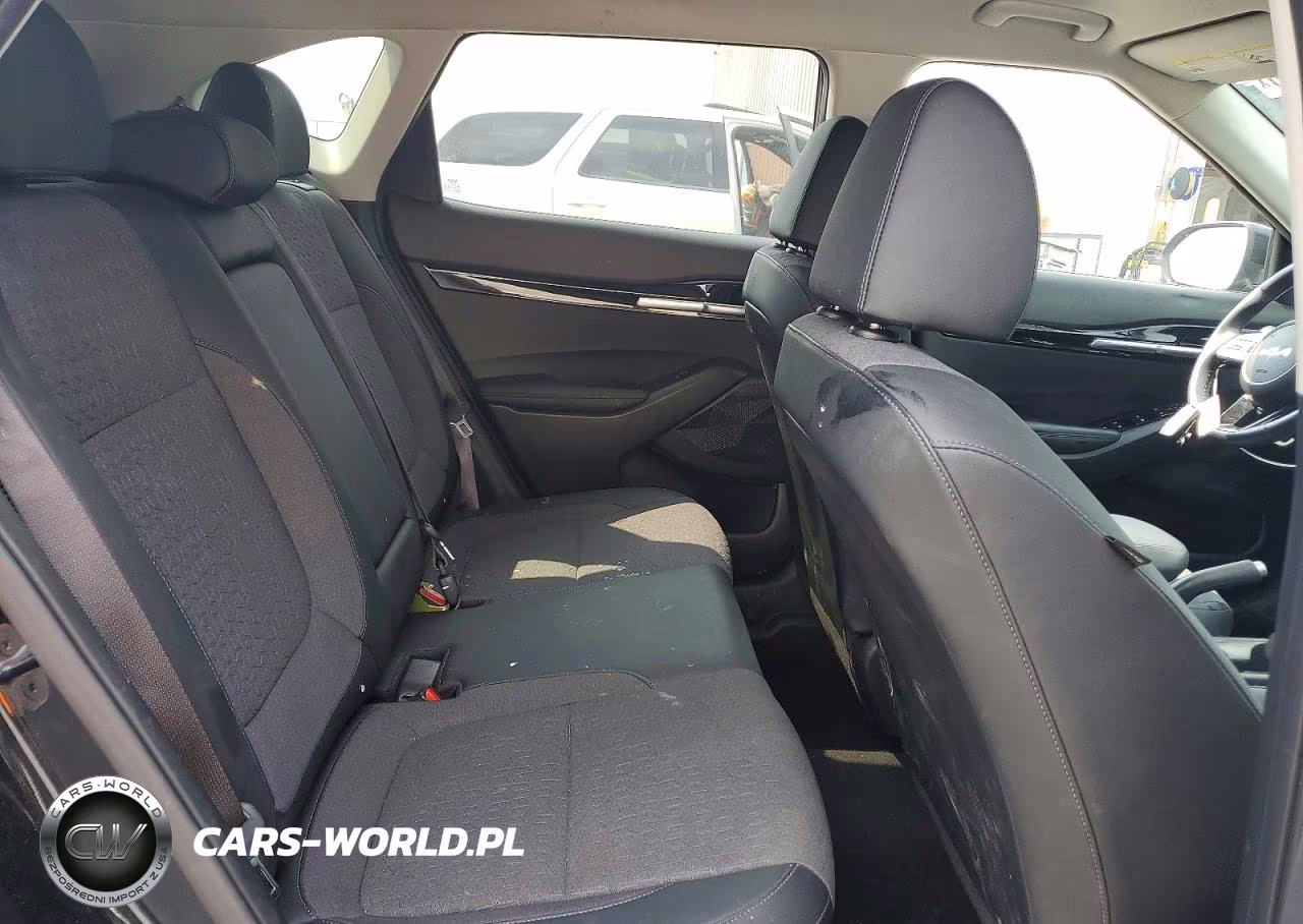 2024 Kia Seltos S VIN:KNDEU2AA4R7500289 - 11