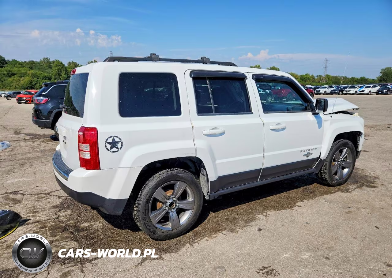 2014 Jeep Patriot Latitude VIN:1C4NJPFA7ED624888 - 3