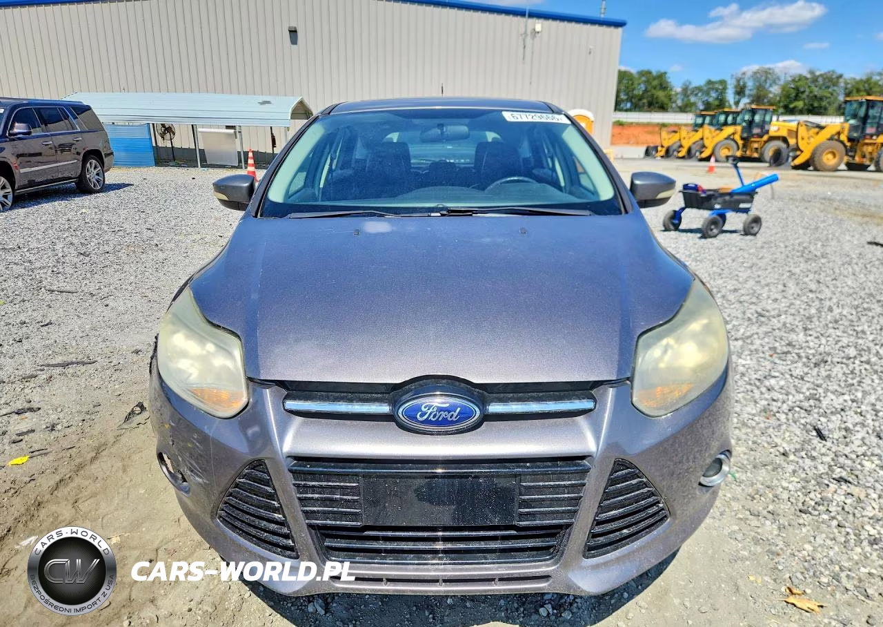 2014 Ford Focus Titanium VIN:1FADP3N22EL189996 - 5