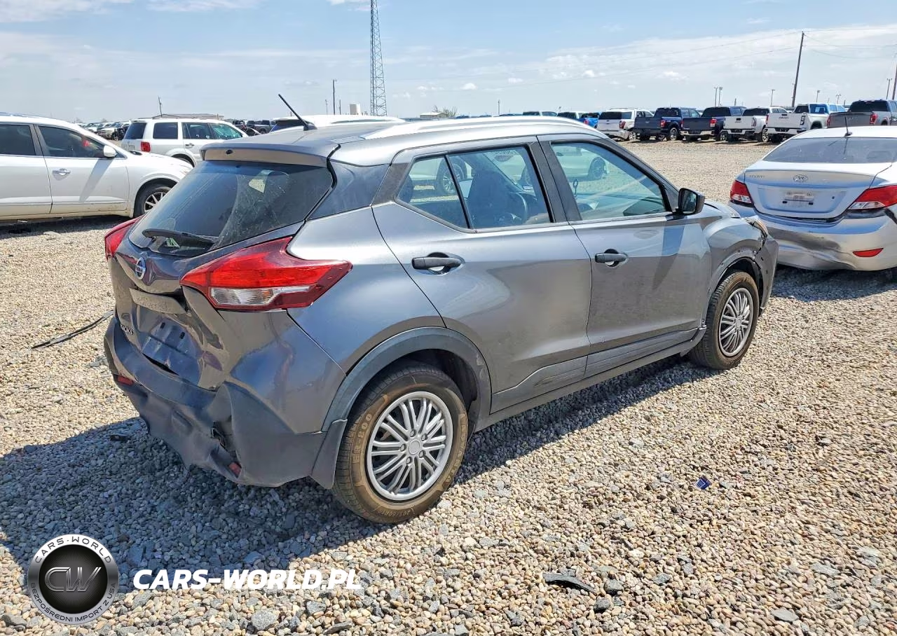 2019 Nissan Kicks S VIN:3N1CP5CU2KL541189 - 3