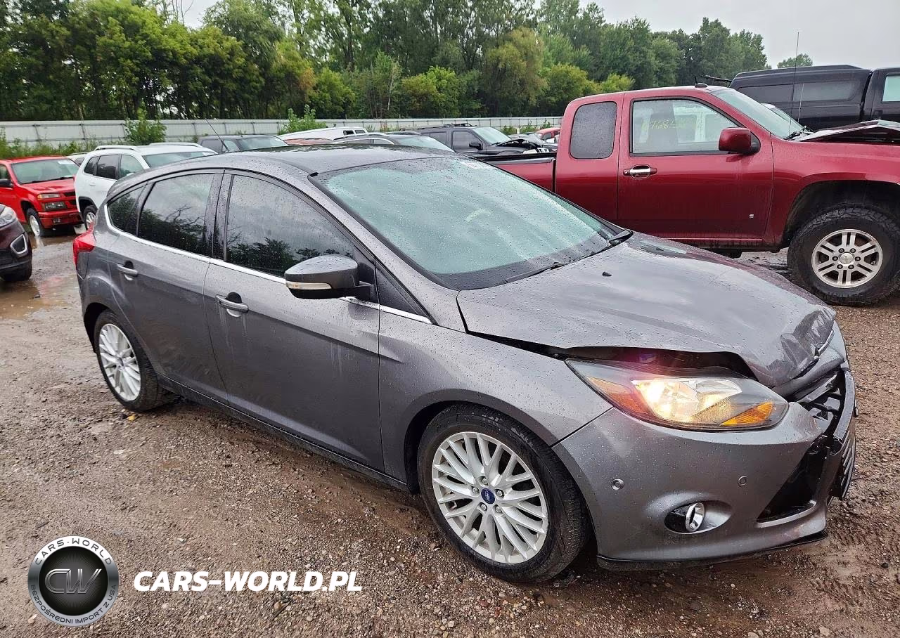2013 Ford Focus Titanium VIN:1FADP3N29DL191386 - 4