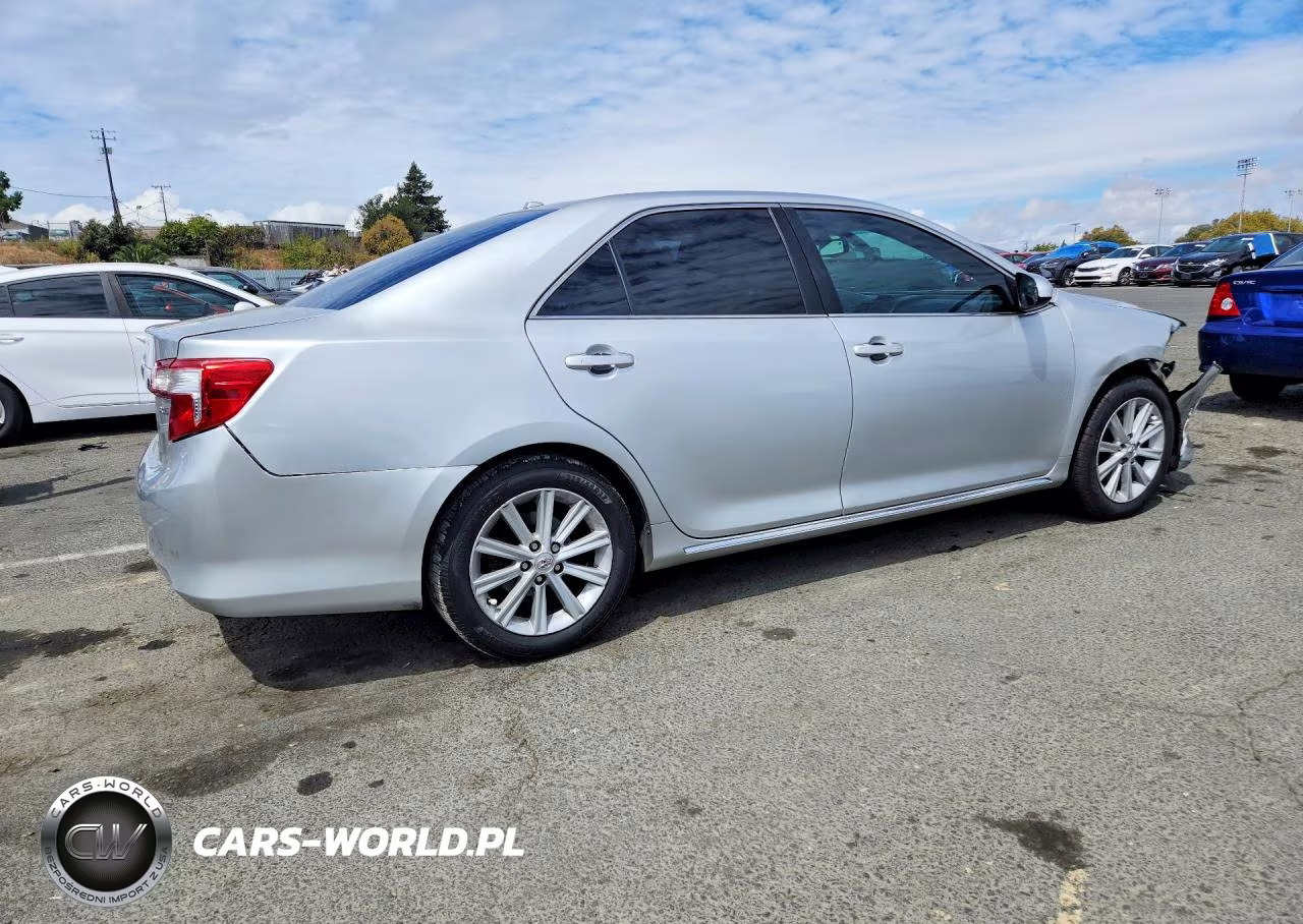 2014 Toyota Camry Xle VIN:4T4BF1FKXER387485 - 3