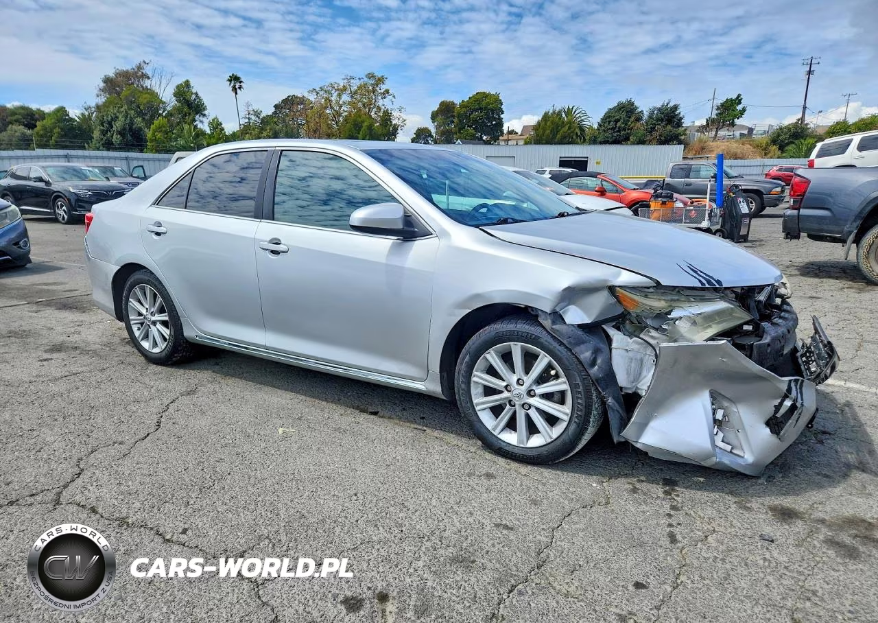2014 Toyota Camry Xle VIN:4T4BF1FKXER387485 - 4