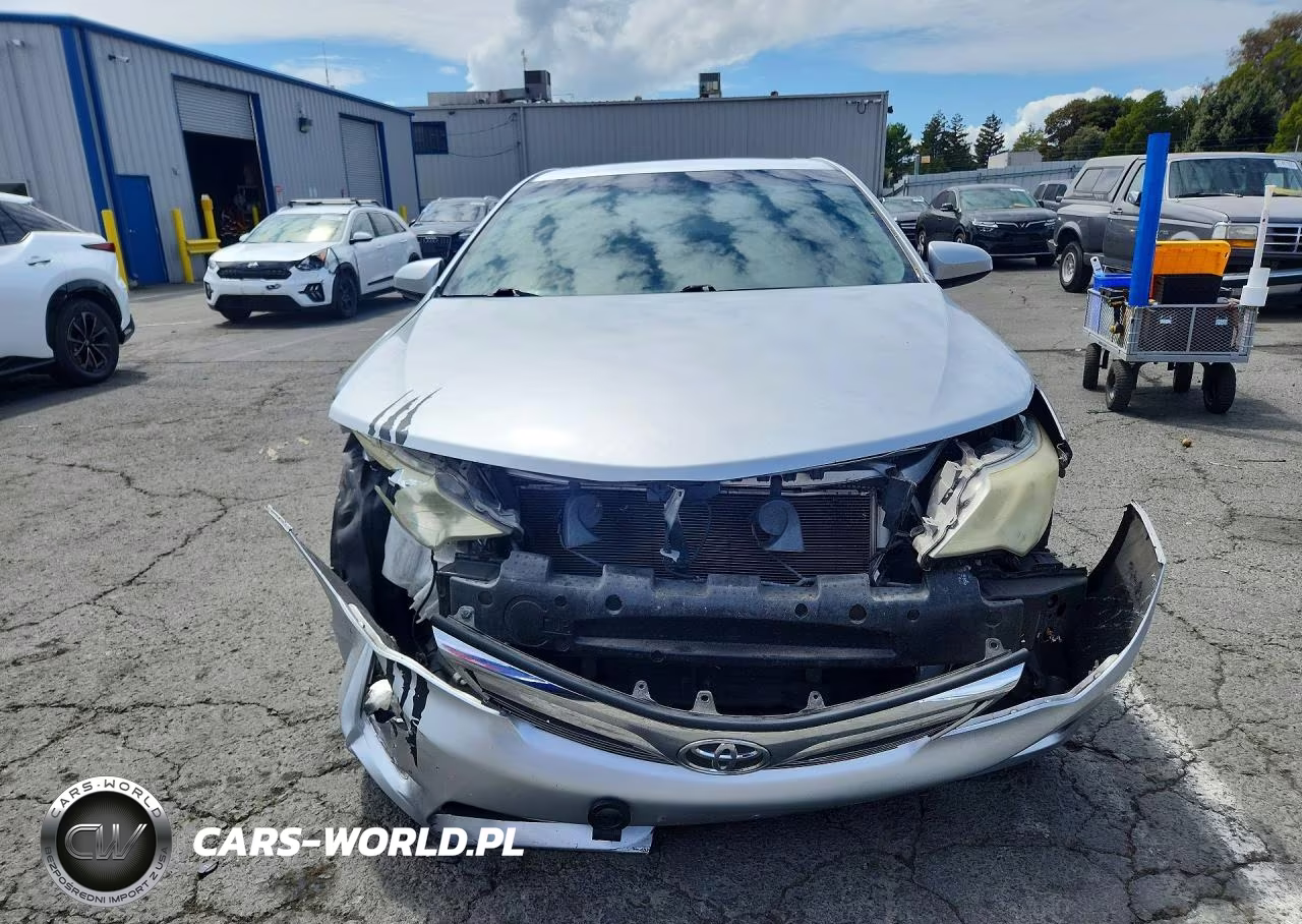 2014 Toyota Camry Xle VIN:4T4BF1FKXER387485 - 5