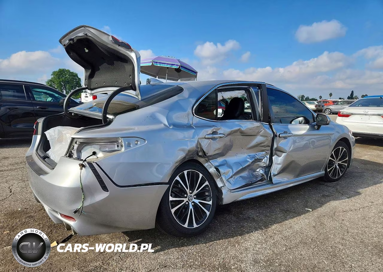 2020 Toyota Camry Se VIN:4T1G11AK8LU886384 - 3