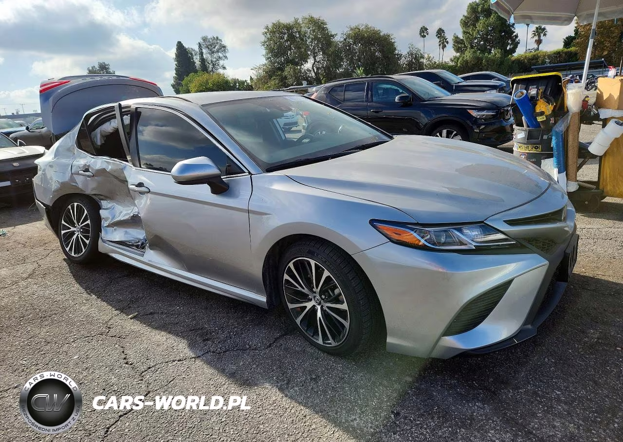 2020 Toyota Camry Se VIN:4T1G11AK8LU886384 - 4