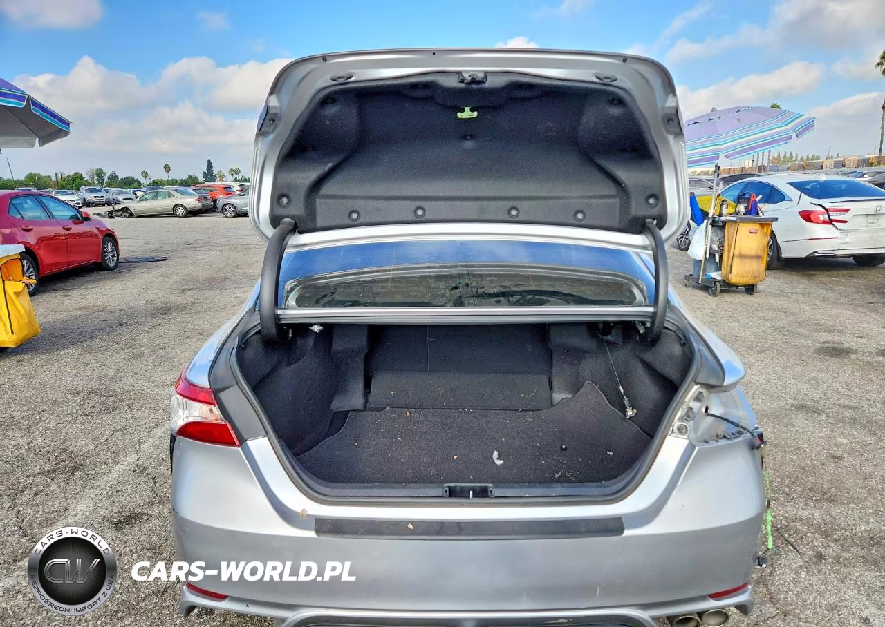 2020 Toyota Camry Se VIN:4T1G11AK8LU886384 - 6