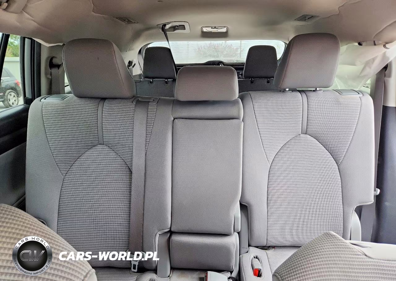 2023 Toyota Highlander L VIN:5TDKDRAH7PS041299 - 10