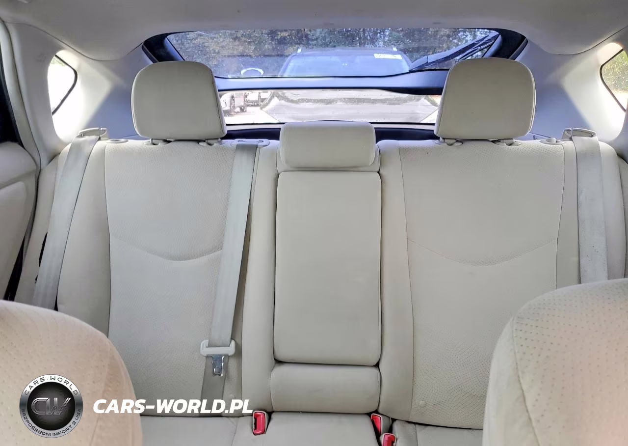 2013 Toyota Prius Two VIN:JTDKN3DU8D0339457 - 10
