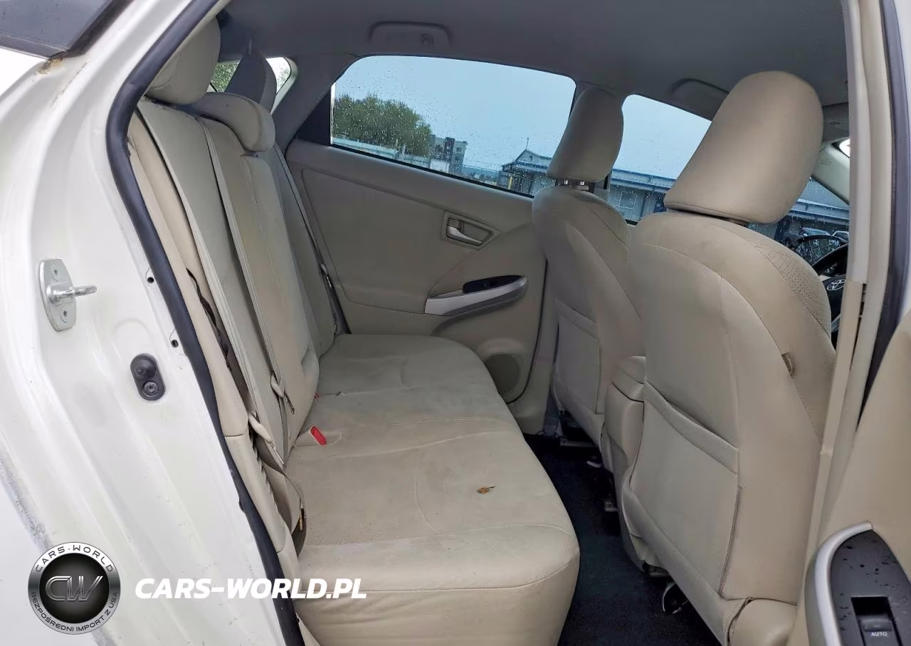 2013 Toyota Prius Two VIN:JTDKN3DU8D0339457 - 11