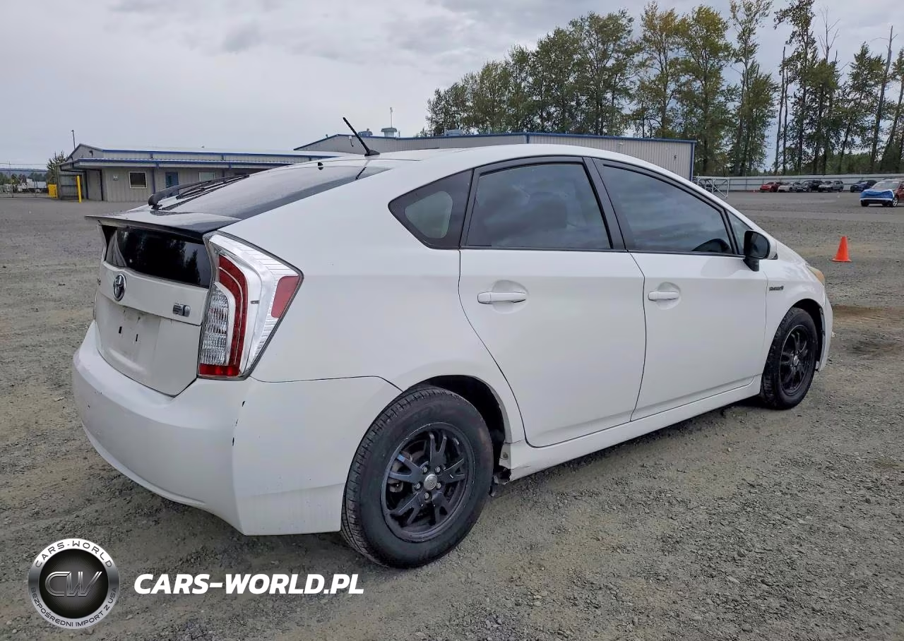 2013 Toyota Prius Two VIN:JTDKN3DU8D0339457 - 3