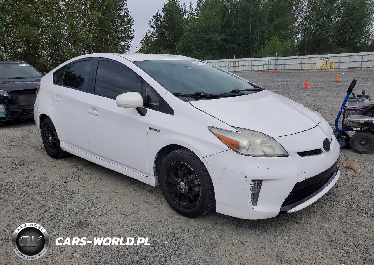 2013 Toyota Prius Two VIN:JTDKN3DU8D0339457 - 4