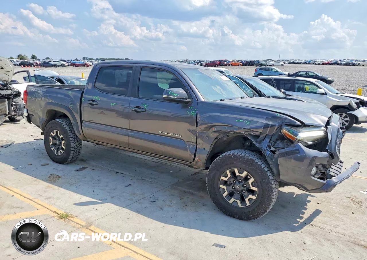 2018 Toyota Tacoma Trd Off-Road VIN:5TFCZ5ANXJX131696 - 4