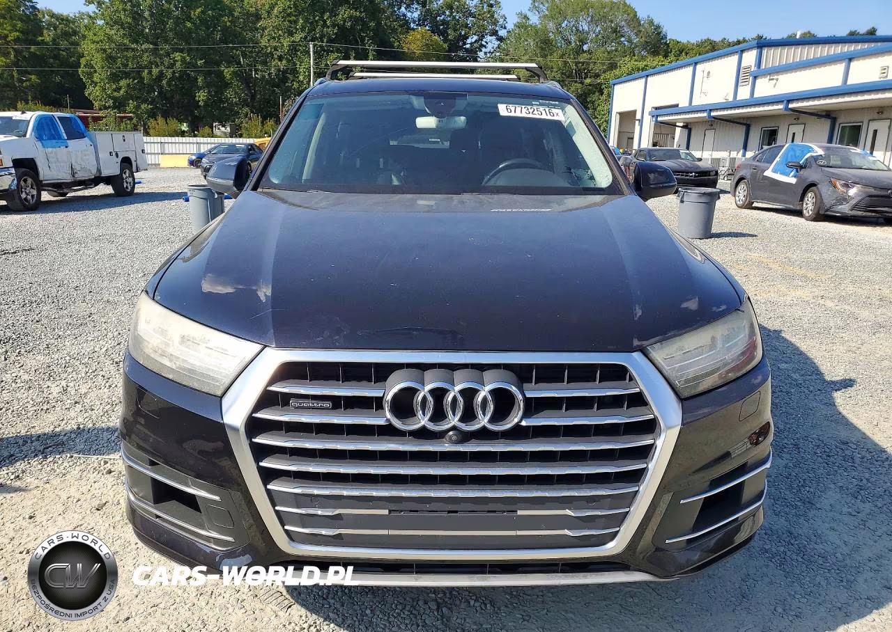 2017 Audi Q7 Premium Plus VIN:WA1LAAF72HD004652 - 5