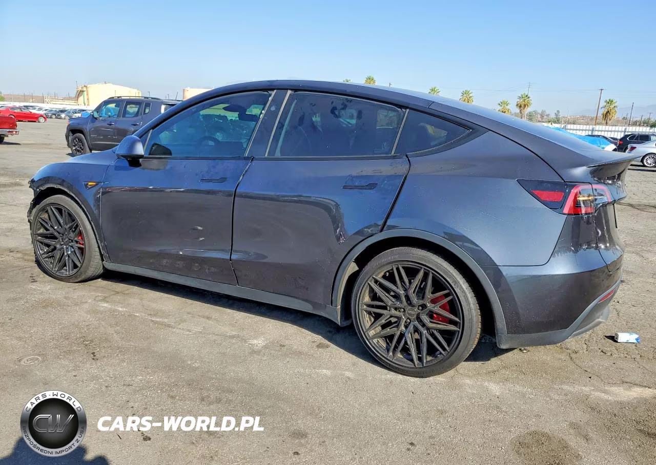 2024 Tesla Model Y VIN:7SAYGDEF5RF053703 - 2