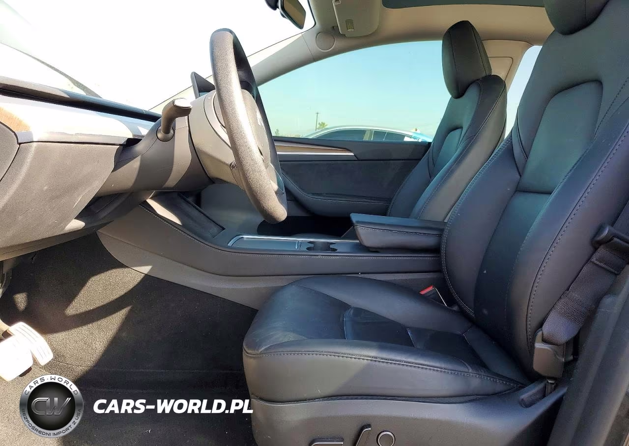 2024 Tesla Model Y VIN:7SAYGDEF5RF053703 - 7