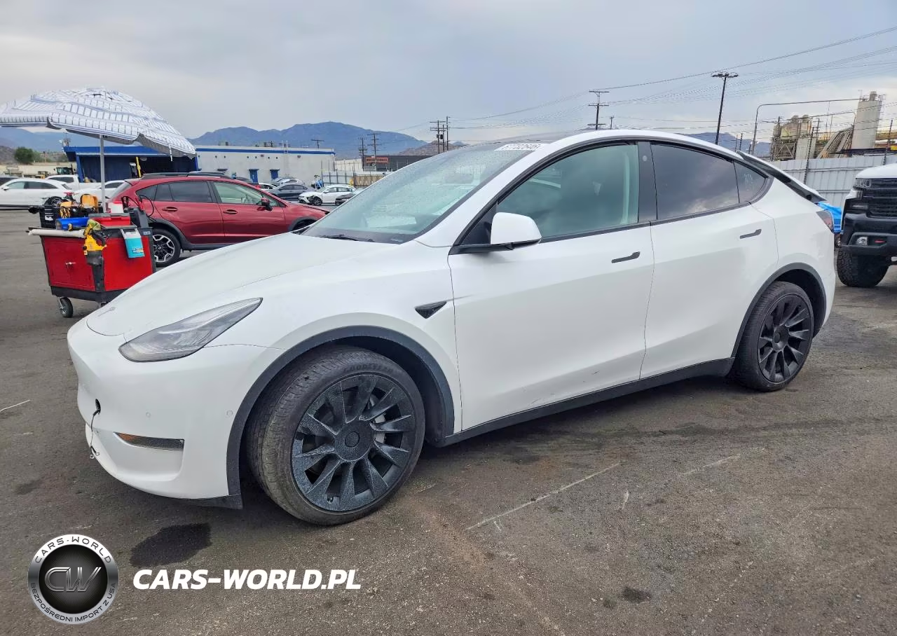2022 Tesla Model Y Long Range Dual Motor All-Wheel Drive – zdjęcie 1 z 12