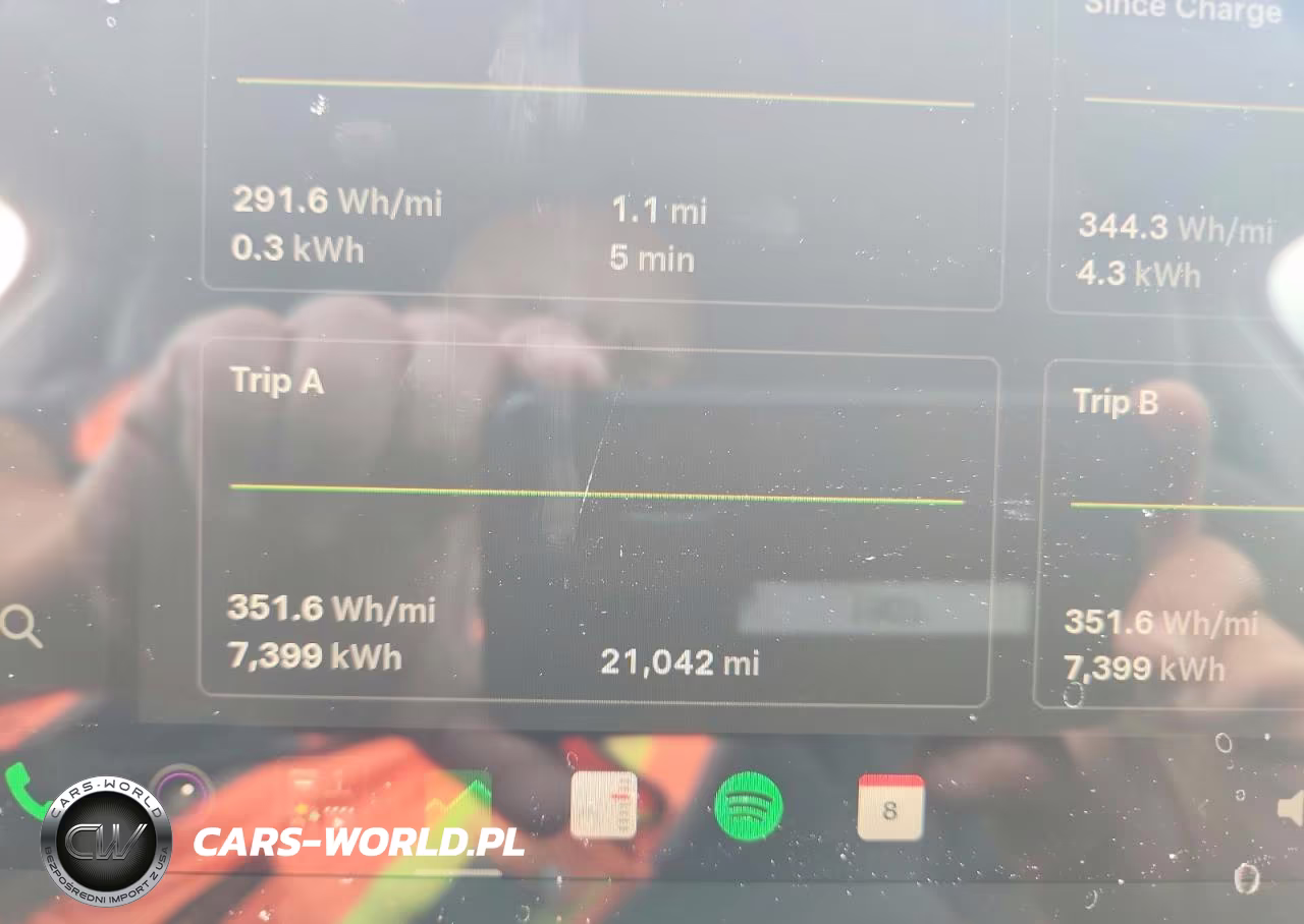 2022 Tesla Model Y Long Range Dual Motor All-Wheel Drive VIN:7SAYGDEE7NA010804 - 9