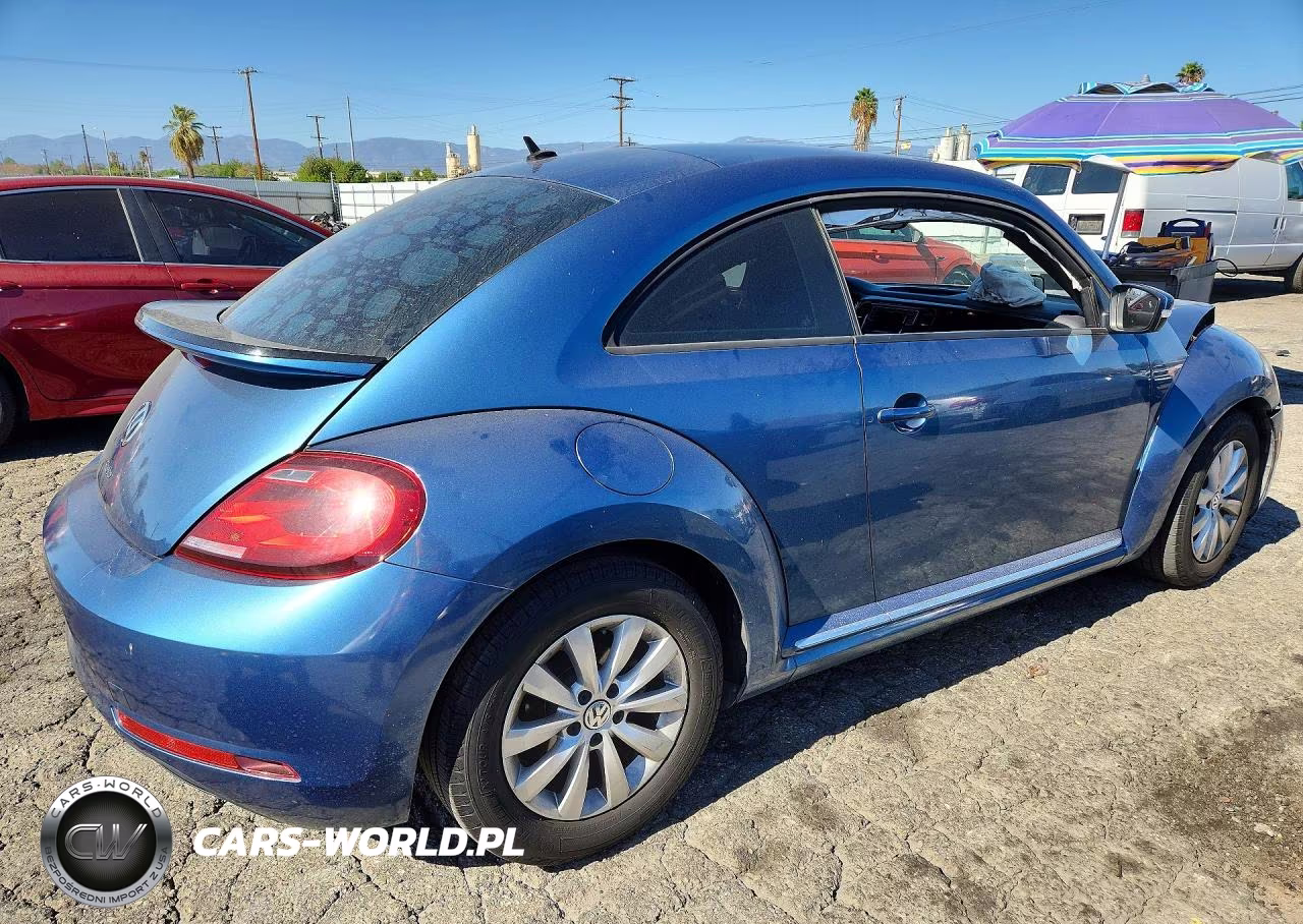 2019 Volkswagen Beetle S VIN:3VWFD7AT8KM713340 - 3