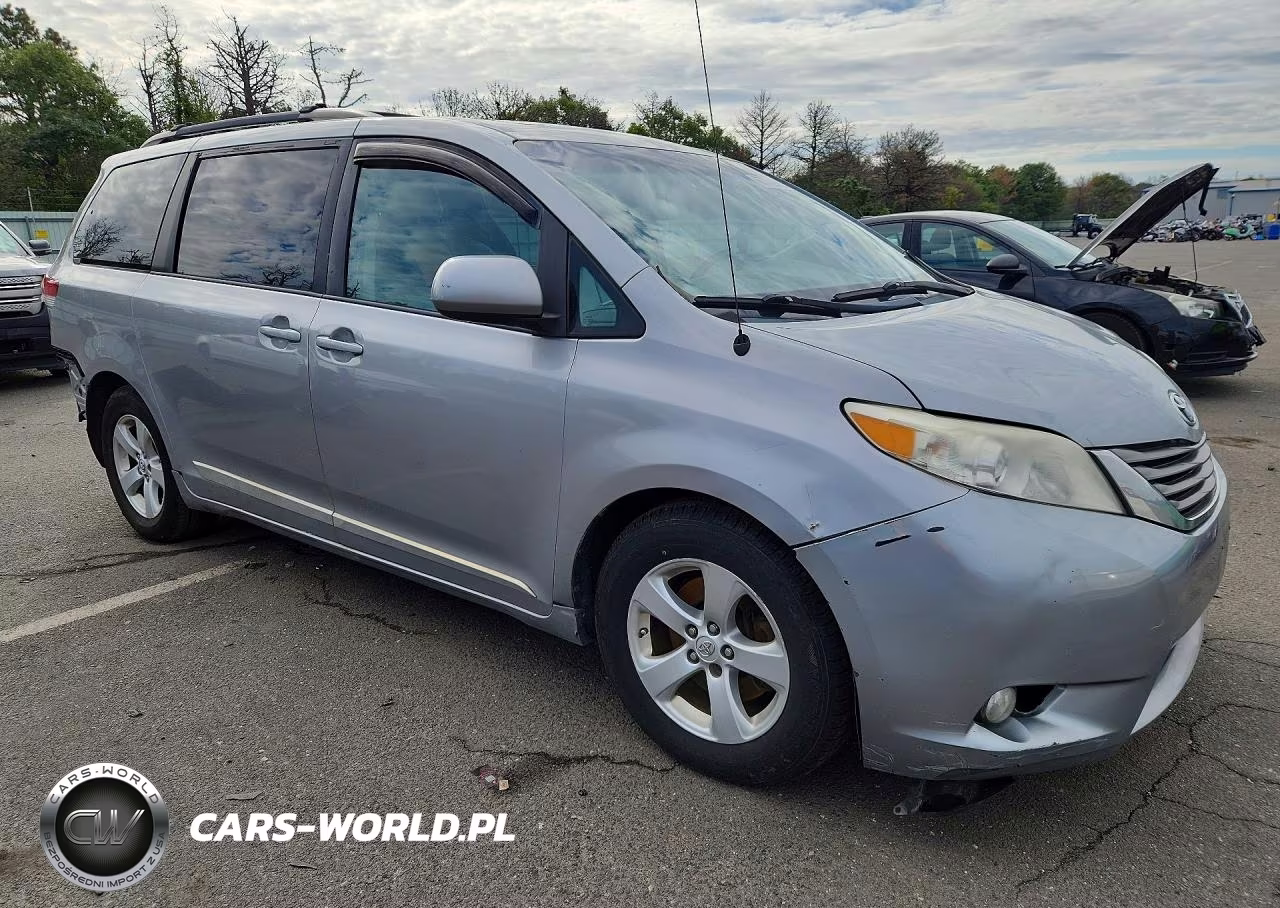 2014 Toyota Sienna Xle 8-Passenger VIN:5TDYK3DC0ES440260 - 4