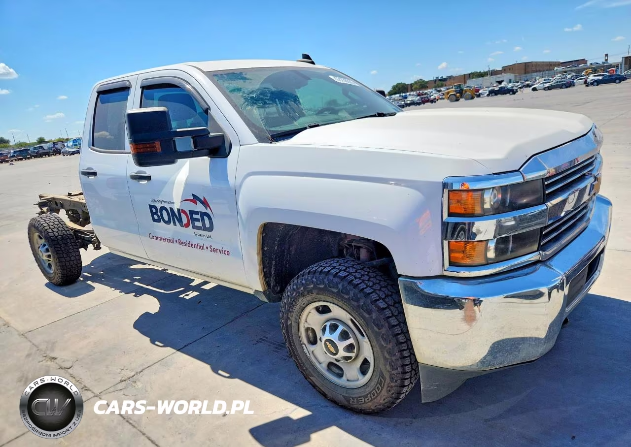 2018 Chevrolet Silverado C2500 Heavy Duty VIN:1GC2CUEG1JZ198727 - 4