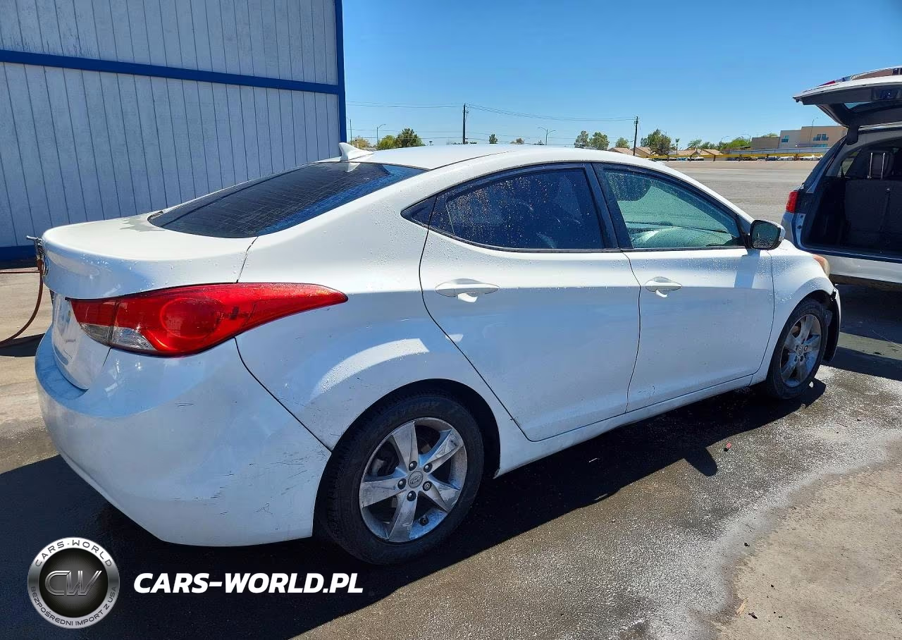 2013 Hyundai Elantra Gls VIN:5NPDH4AE7DH349192 - 3