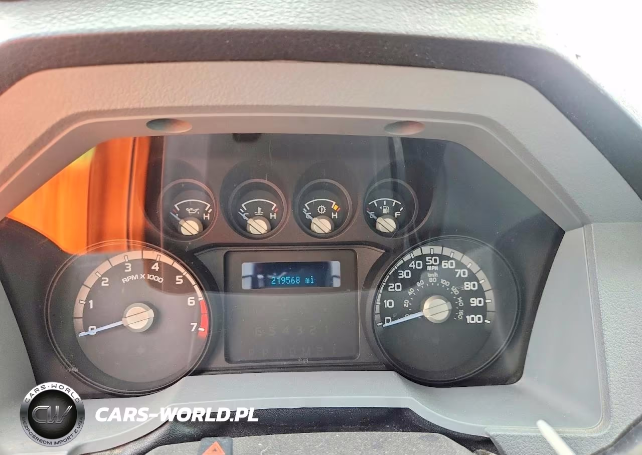 2016 Ford F250 Super Duty VIN:1FTBF2A68GEB51588 - 9